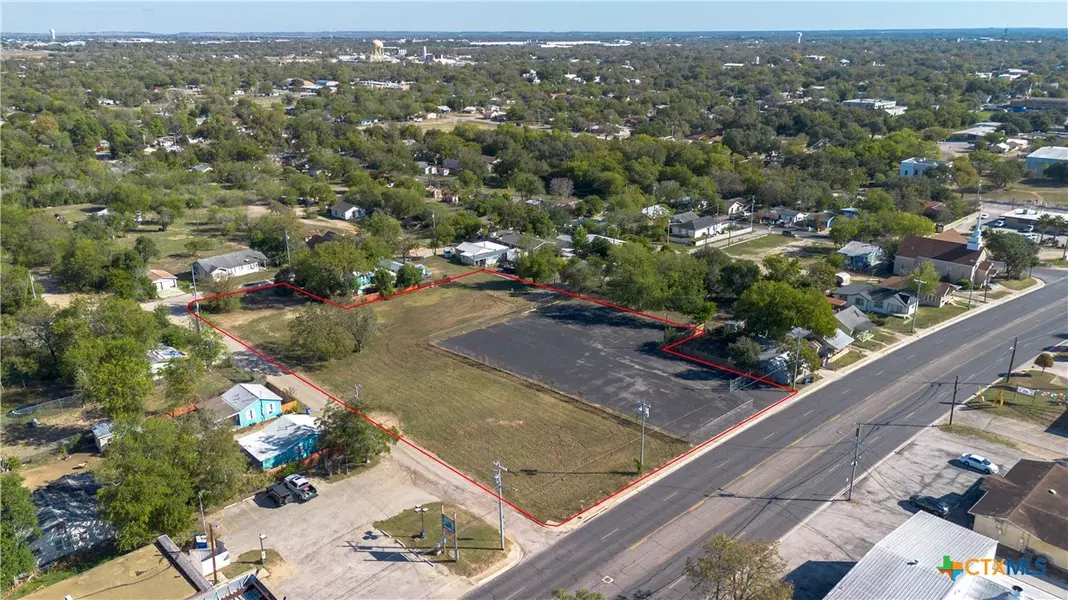 784 W Court ST, Seguin, TX 78155