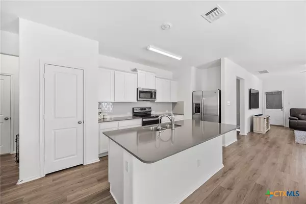 Jarrell, TX 76537,141 Rowdy Yates WAY