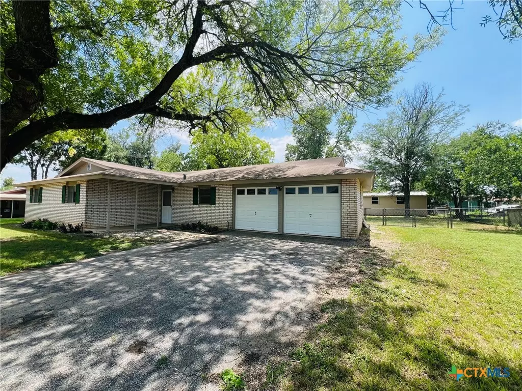 Seguin, TX 78155,212 Brook ST