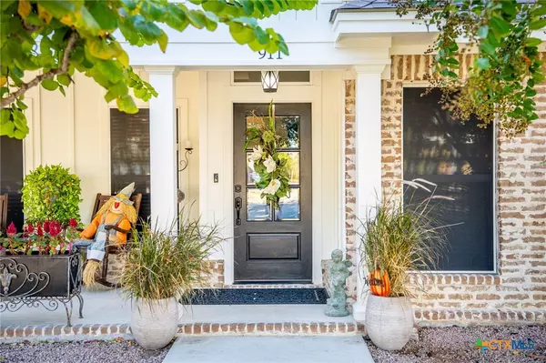 New Braunfels, TX 78130,911 Hudson LN