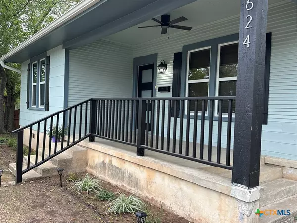 Seguin, TX 78155,624 S Austin ST