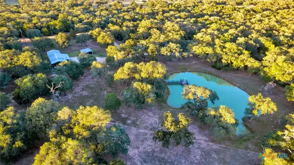 413 Private Road 1051, Hallettsville, TX 77964