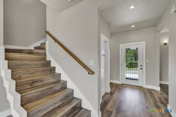 Canyon Lake, TX 78133,1216 Canyon Lake DR