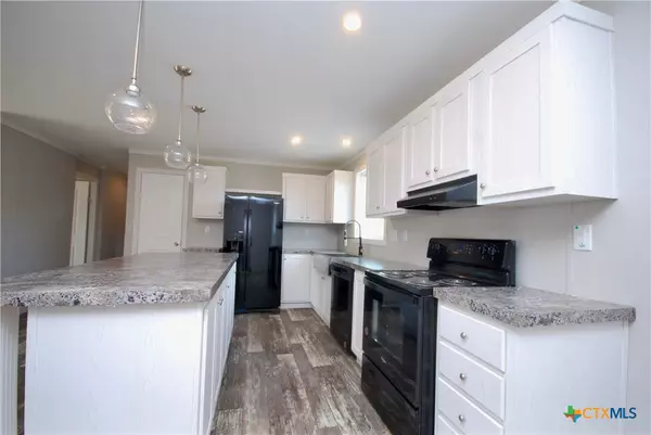 Flatonia, TX 78949,1727 Davis RD