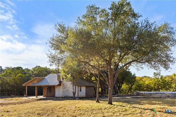 205 Mesquite TRL, Wimberley, TX 78676