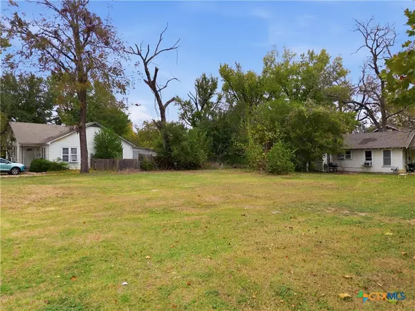 Cameron, TX 76520,100 E 7th ST