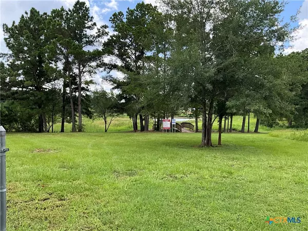 Bastrop, TX 78602,114 Shore Front DR