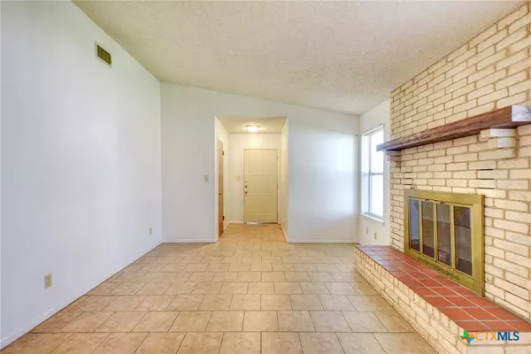 Kerrville, TX 78028,818 Lois ST #A