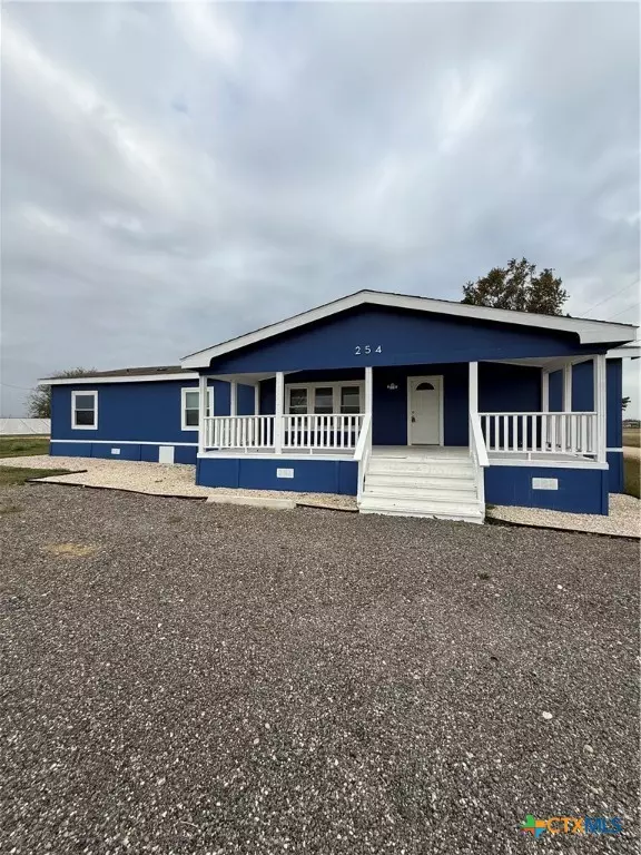 Marion, TX 78124,254 Maverick LN