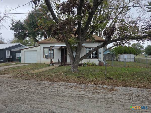 200 W Moerbe ST, Thorndale, TX 76577