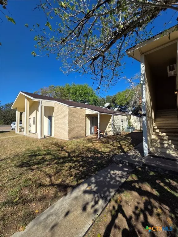 Yorktown, TX 78164,657 W 4th ST