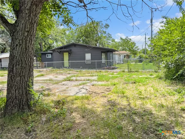 Seguin, TX 78155,729 Schuessler ST