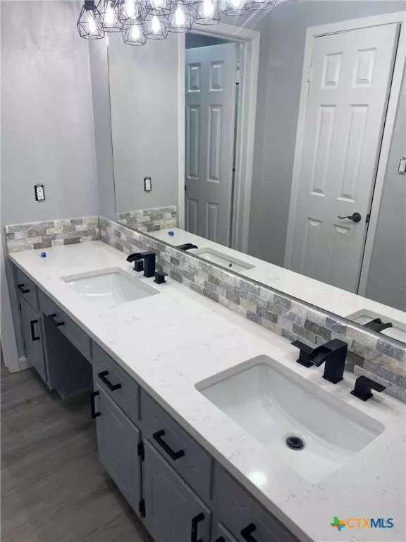 Bruceville Eddy, TX 76524,105 Melissa ST