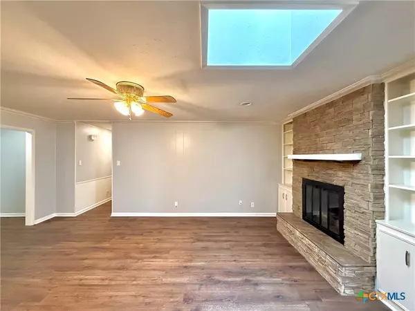 Victoria, TX 77904,316 Buckingham ST