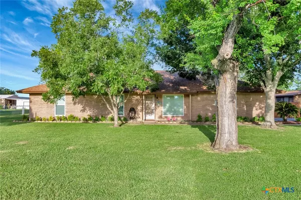 919 Eden Roc ST, Victoria, TX 77904