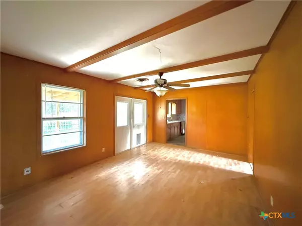 Victoria, TX 77904,301 Angus ST