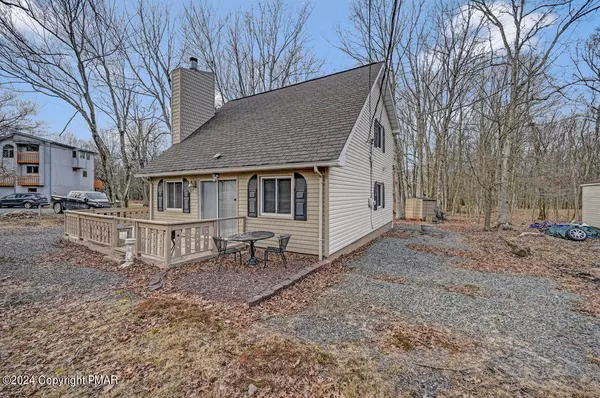 51 Maccauley RD, Albrightsville, PA 18210