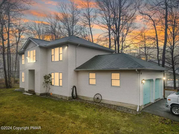 2852 Oak View LN, Tobyhanna, PA 18466