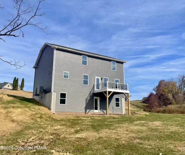 New Ringgold, PA 17960,9 Mooreland LN