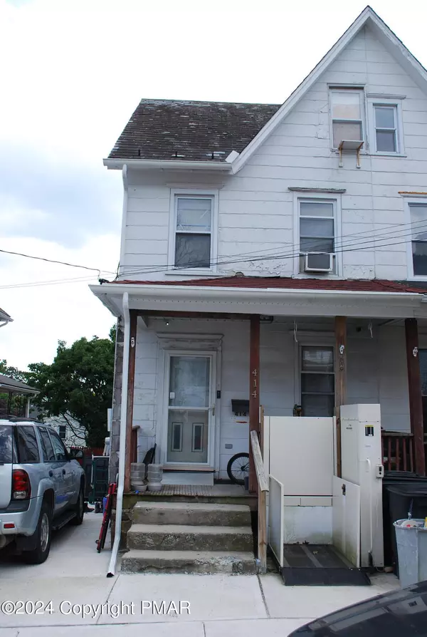 414 W Mountain AVE, Pen Argyl, PA 18072