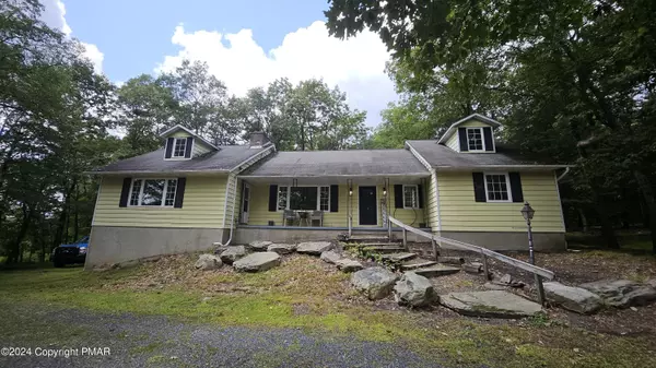 104 Haverhill RD, Buck Hill Falls, PA 18323