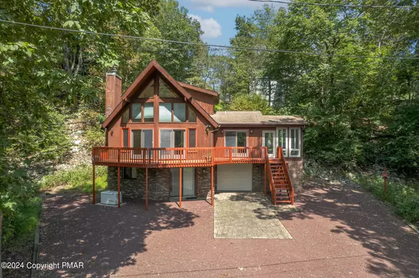 Bushkill, PA 18324,121 Sussex CT