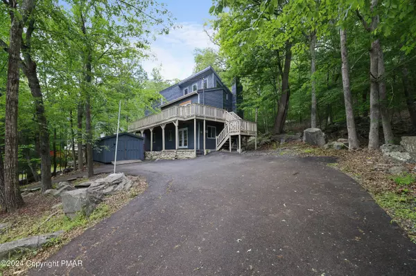 6339 Decker RD, Bushkill, PA 18324