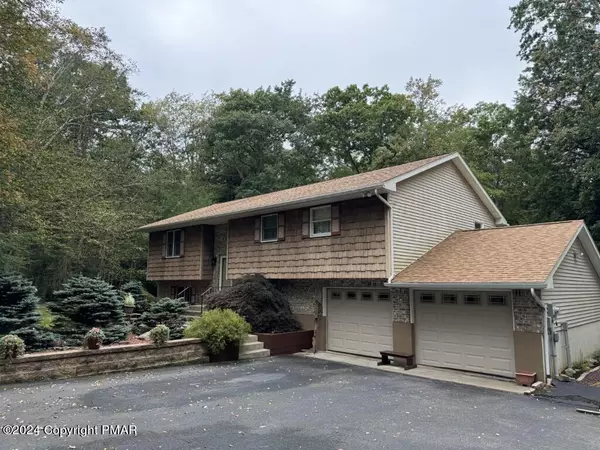 2891 Meadow Run RD, Bear Creek, PA 18702