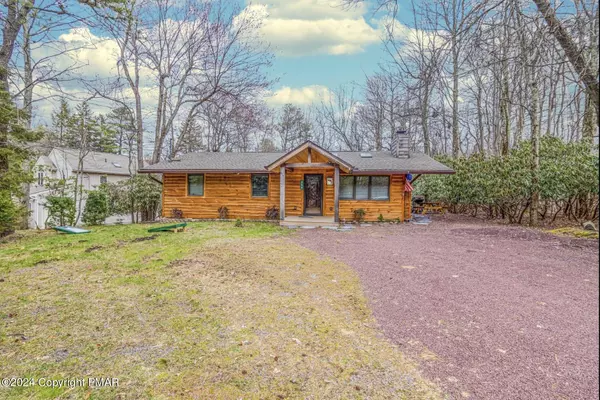 259 Tanglewood DR, Pocono Pines, PA 18350