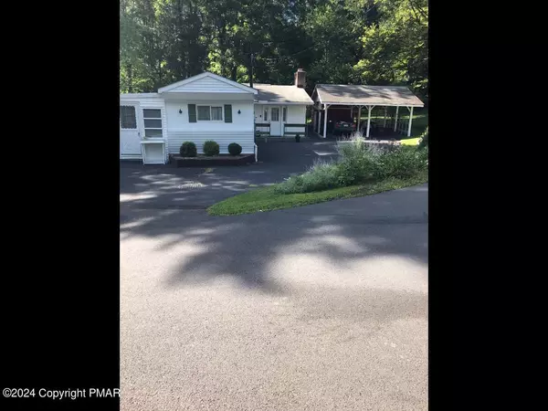 221 Baabe LN, Stroudsburg, PA 18360