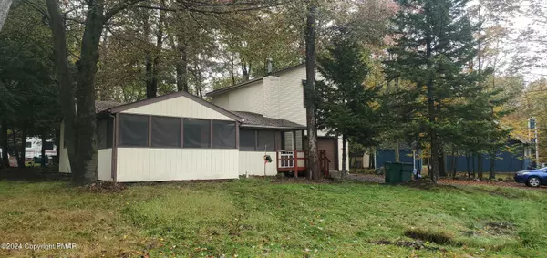 6010 Boardwalk DR, Tobyhanna, PA 18466