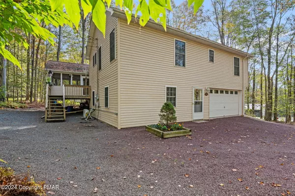 Blakeslee, PA 18610,104 Merriment LN