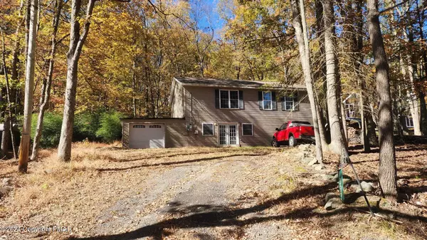 1093 Maple Lake DR, Bushkill, PA 18324