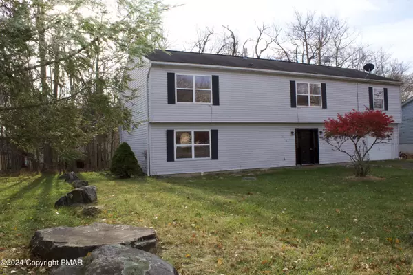 1044 Knollwood DR, Tobyhanna, PA 18466