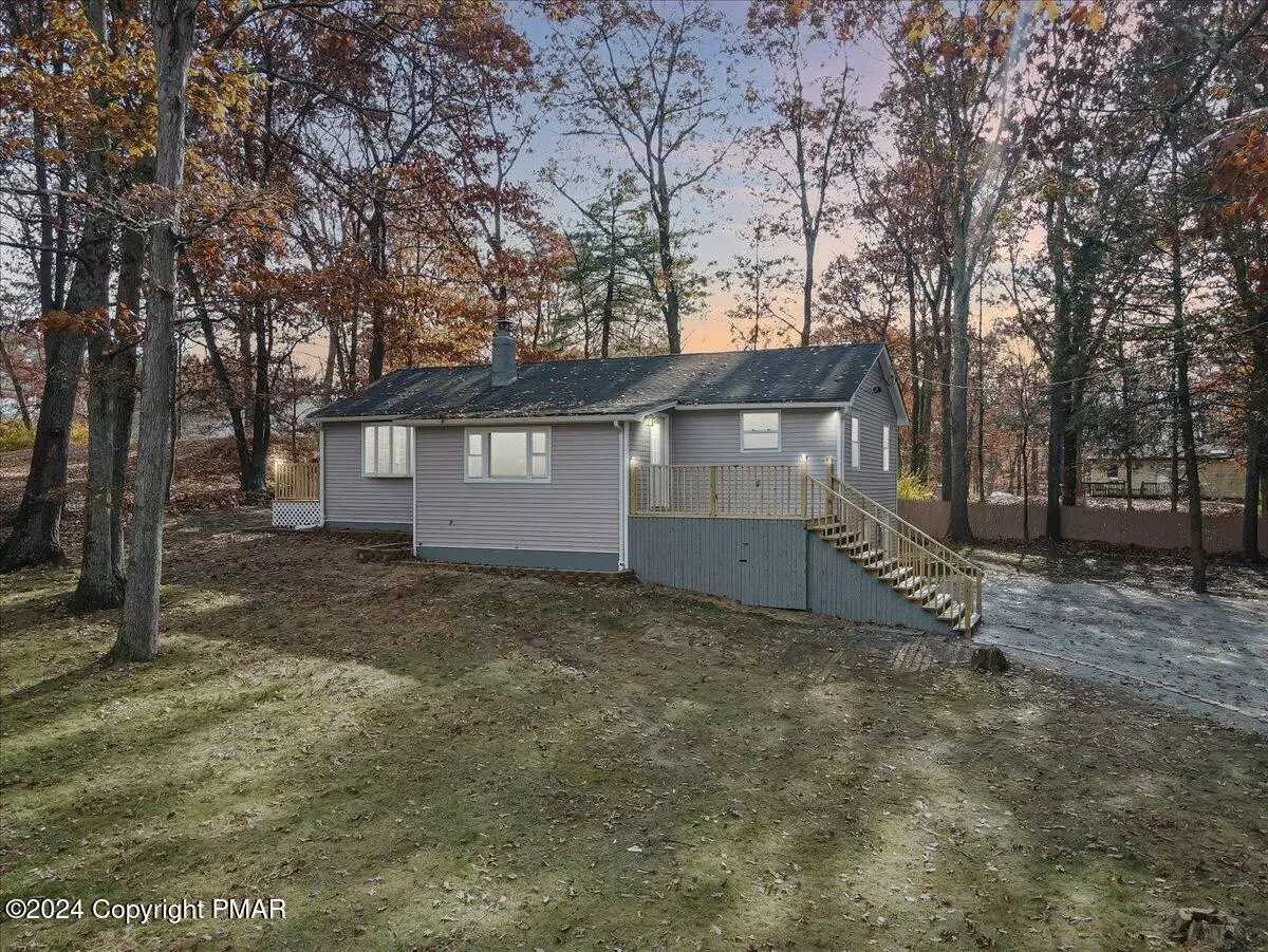 Bushkill, PA 18324,260 Wynding WAY