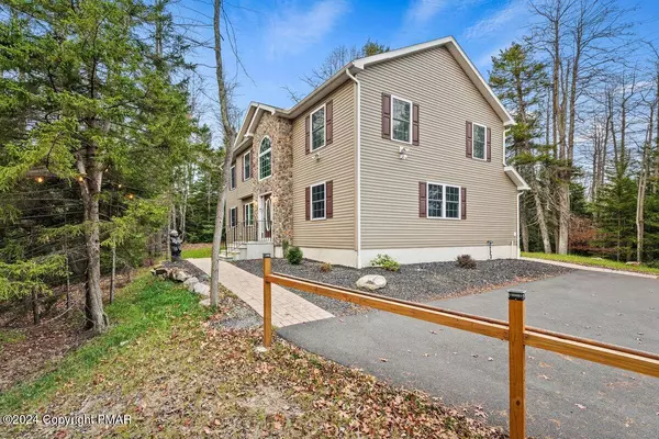 Long Pond, PA 18334,1120 Sioux CT