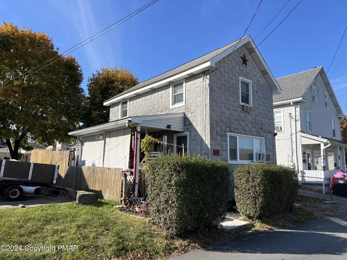 Lehighton, PA 18235,317 Center ALY