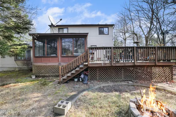 Long Pond, PA 18334,702 E Minsi TRL