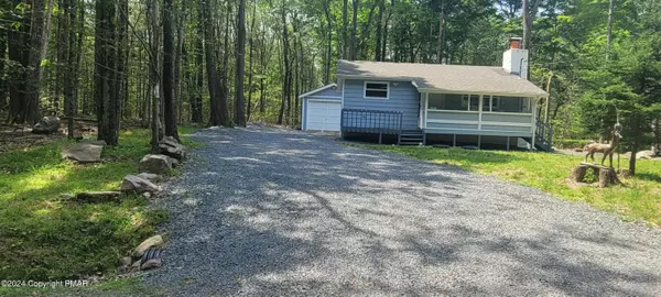 302 Delaware TRL, Pocono Lake, PA 18347