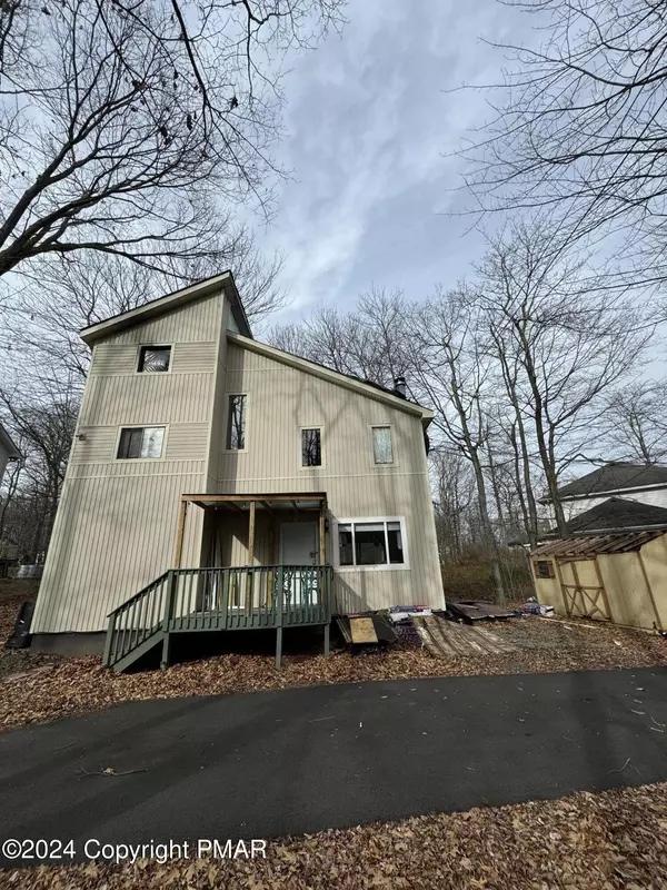 1492 Belgravia DR, Tobyhanna, PA 18466