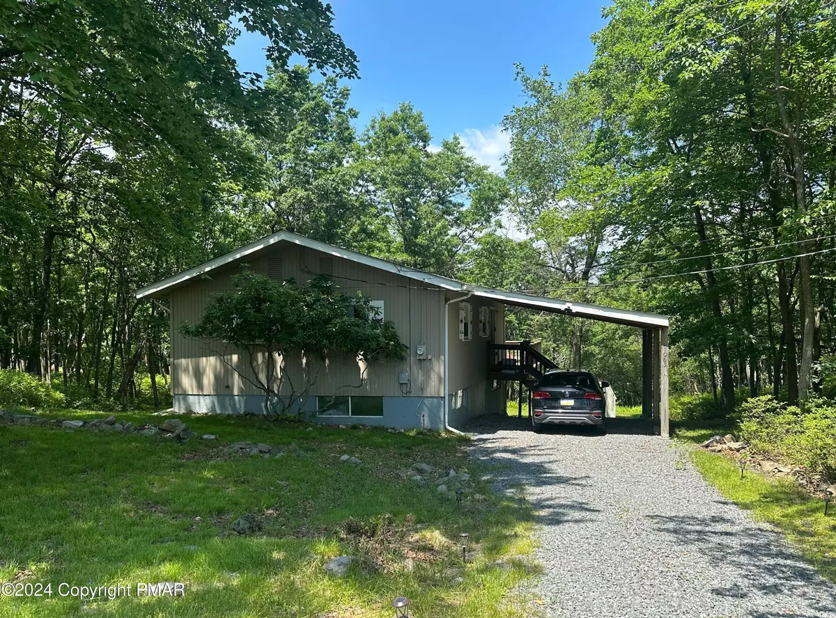 Long Pond, PA 18334,1065 Clover RD