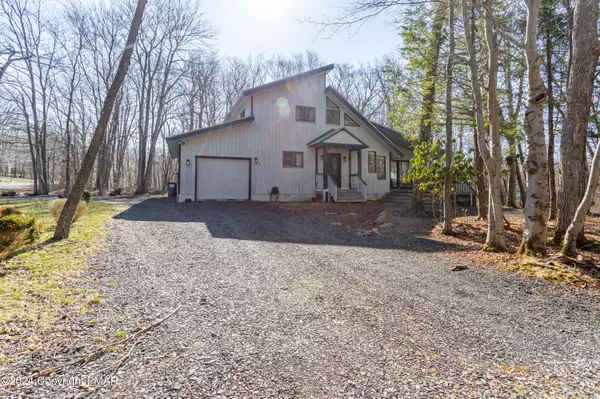 533 Cayuga DR, Tobyhanna, PA 18466