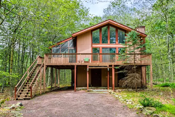 205 Buckskin WAY, Pocono Pines, PA 18350