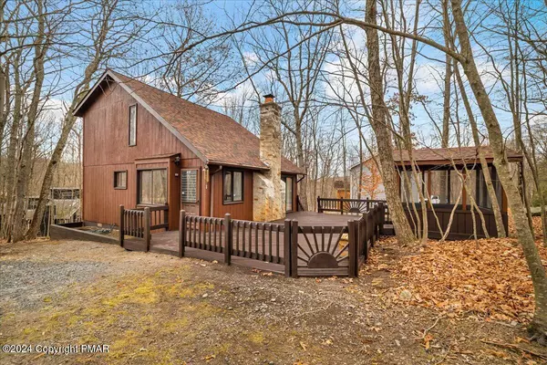 Bushkill, PA 18324,1551 Oak LN