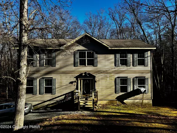 108 Red Shale RD, Hawley, PA 18428