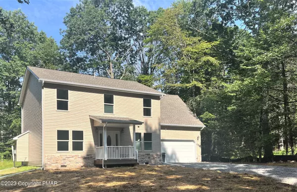 108 Bunny LN, Tobyhanna, PA 18466