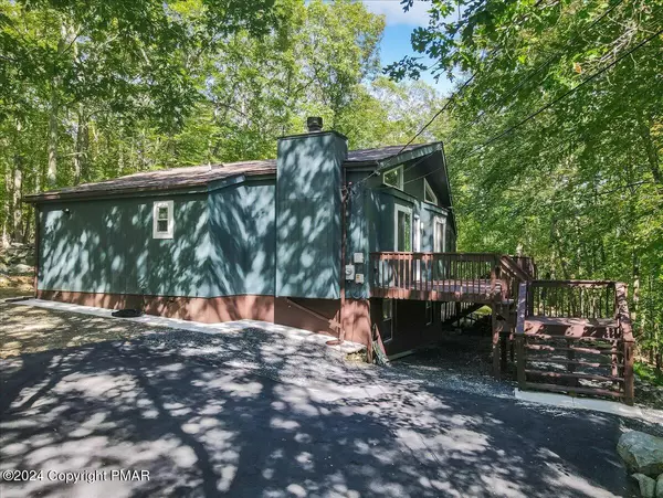 2215 Apley CT, Bushkill, PA 18324