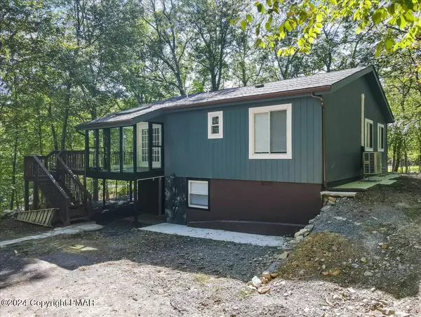 Bushkill, PA 18324,2215 Apley CT