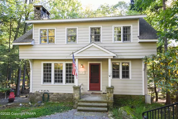 218 Old Hemlock LN, Buck Hill Falls, PA 18323