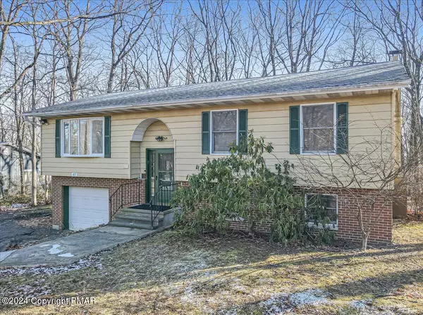 47 Holly Forest RD, Mount Pocono, PA 18344